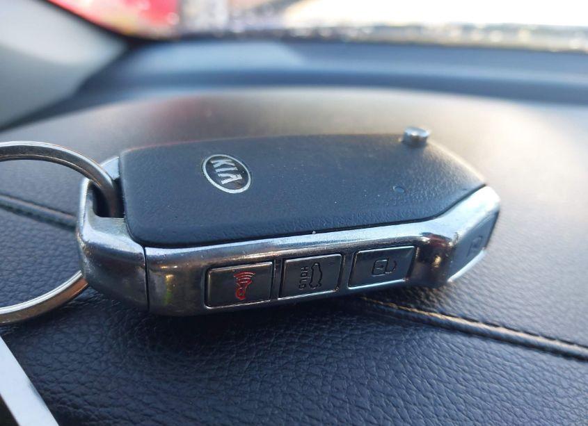 Photo 11 of 2019 Kia Forte LXS (VIN 3KPF24AD3KE050804)