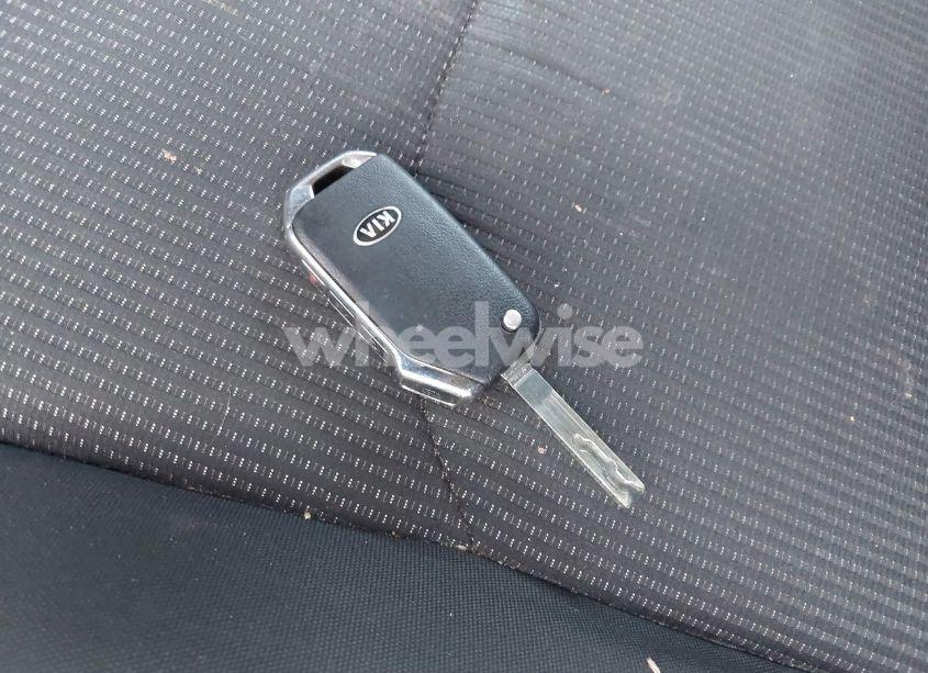 Photo 11 of 2019 Kia Forte FE (VIN 3KPF24AD3KE079994)