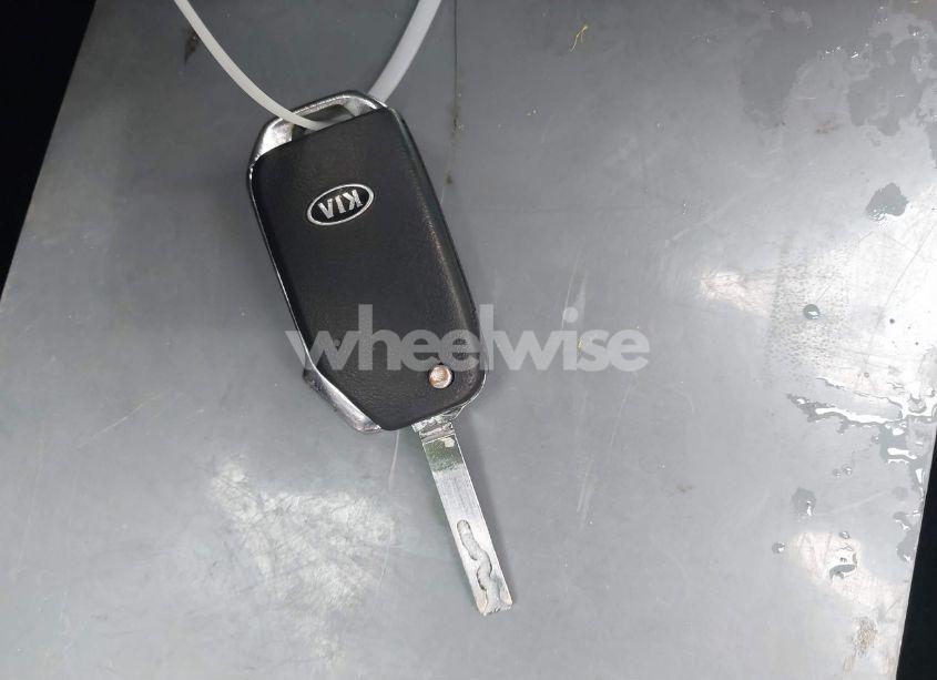 Photo 11 of 2019 Kia Forte LXS (VIN 3KPF24AD3KE083561)