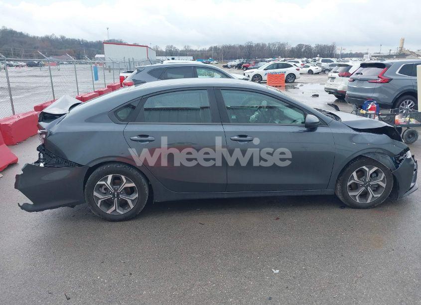 Photo 14 of 2019 Kia Forte LXS (VIN 3KPF24AD3KE083561)
