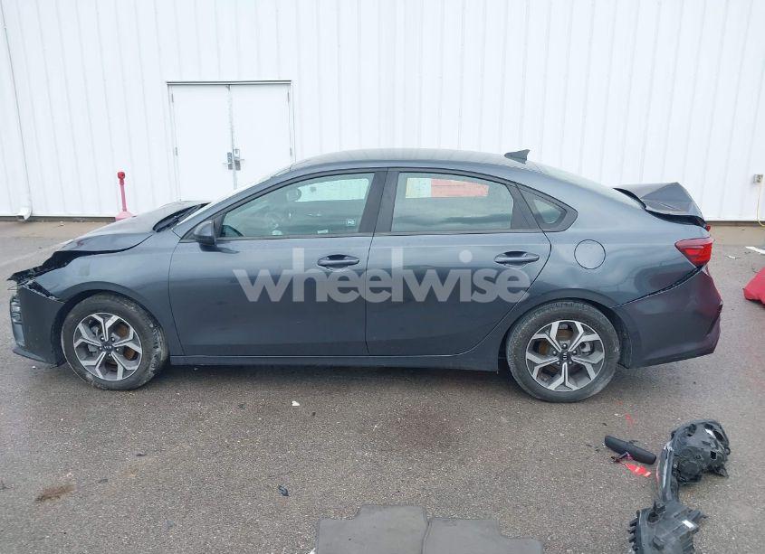 Photo 15 of 2019 Kia Forte LXS (VIN 3KPF24AD3KE083561)