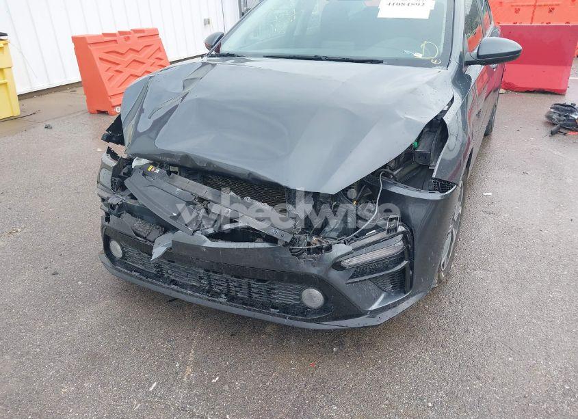 Photo 6 of 2019 Kia Forte LXS (VIN 3KPF24AD3KE083561)