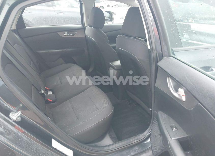 Photo 8 of 2019 Kia Forte LXS (VIN 3KPF24AD3KE083561)