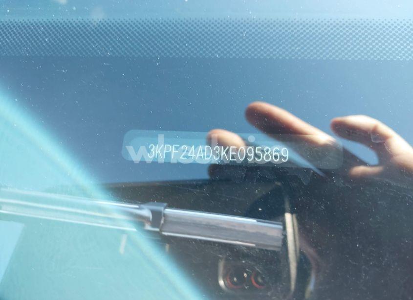 Photo 9 of 2019 Kia Forte LXS (VIN 3KPF24AD3KE095869)