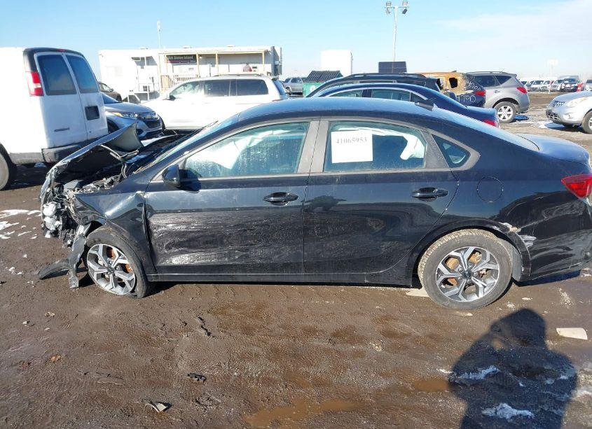 Photo 13 of 2019 Kia Forte LXS (VIN 3KPF24AD3KE103792)