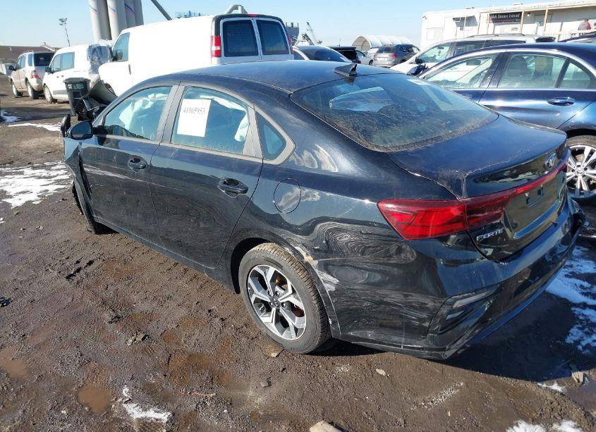 Photo 3 of 2019 Kia Forte LXS (VIN 3KPF24AD3KE103792)