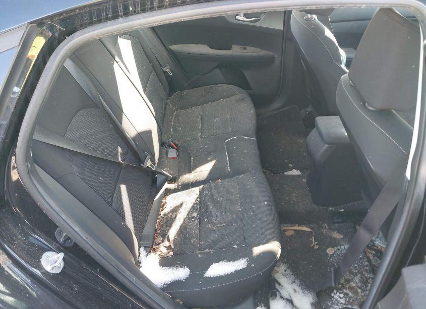 Photo 8 of 2019 Kia Forte LXS (VIN 3KPF24AD3KE103792)