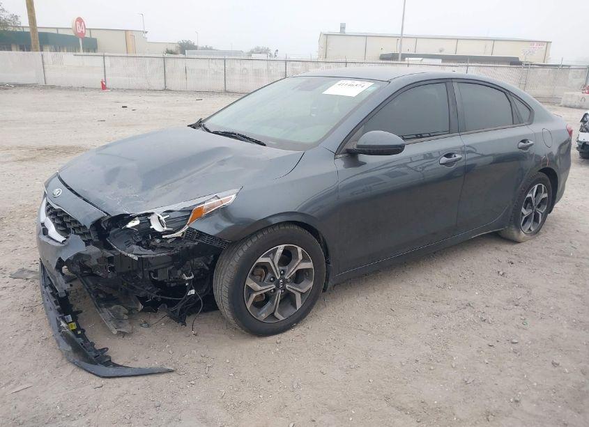 Photo 2 of 2019 Kia Forte LXS (VIN 3KPF24AD3KE111262)