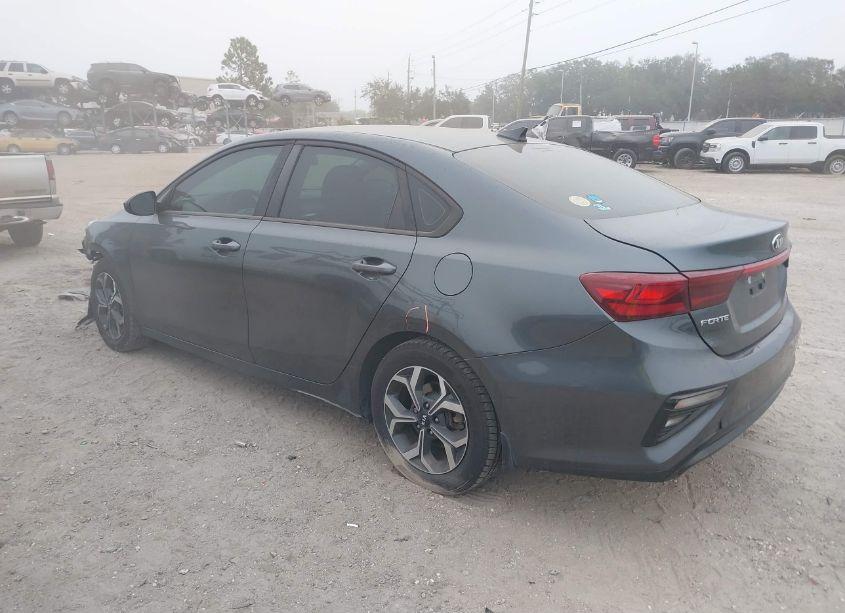 Photo 3 of 2019 Kia Forte LXS (VIN 3KPF24AD3KE111262)