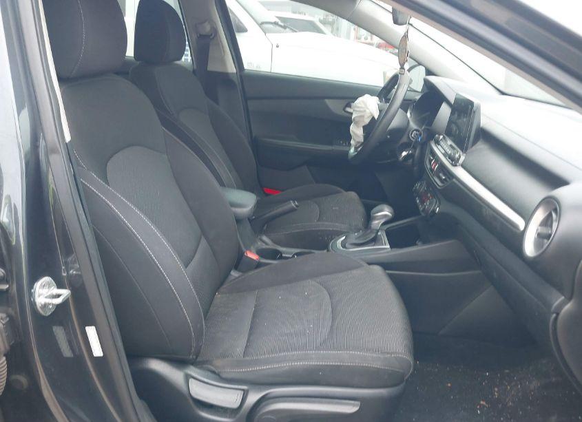 Photo 5 of 2019 Kia Forte LXS (VIN 3KPF24AD3KE111262)