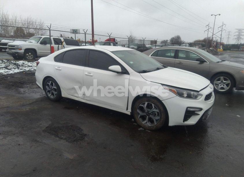 2019 Kia Forte LXS (VIN 3KPF24AD3KE113013) main photo