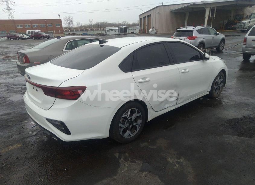 Photo 4 of 2019 Kia Forte LXS (VIN 3KPF24AD3KE113013)
