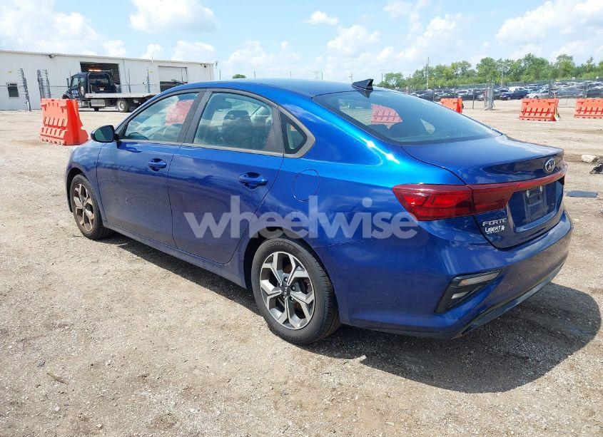 Photo 3 of 2019 Kia Forte LXS (VIN 3KPF24AD3KE114646)