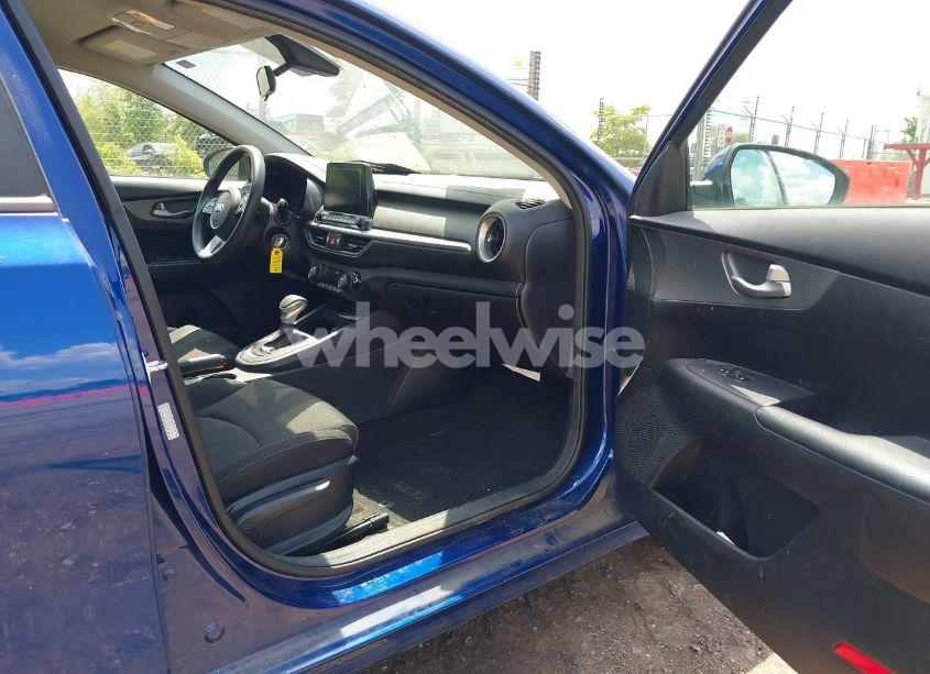 Photo 5 of 2019 Kia Forte LXS (VIN 3KPF24AD3KE114646)