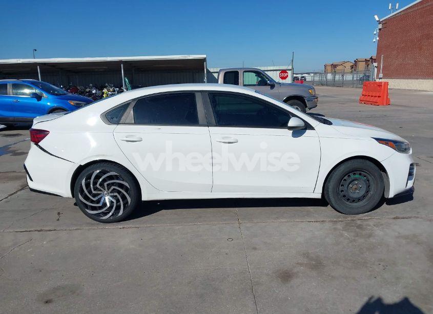 Photo 13 of 2019 Kia Forte LXS (VIN 3KPF24AD3KE136730)