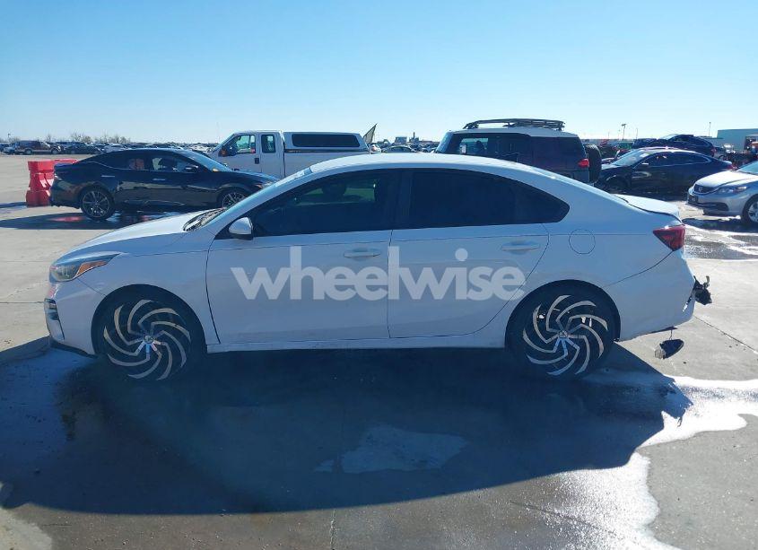 Photo 14 of 2019 Kia Forte LXS (VIN 3KPF24AD3KE136730)