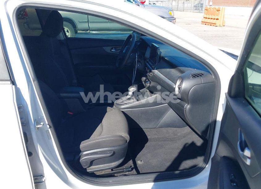 Photo 5 of 2019 Kia Forte LXS (VIN 3KPF24AD3KE136730)