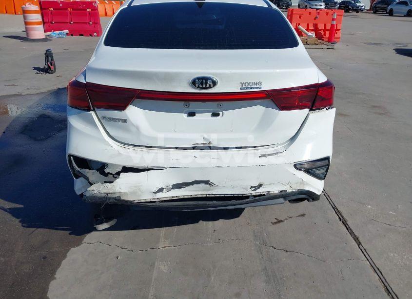 Photo 6 of 2019 Kia Forte LXS (VIN 3KPF24AD3KE136730)