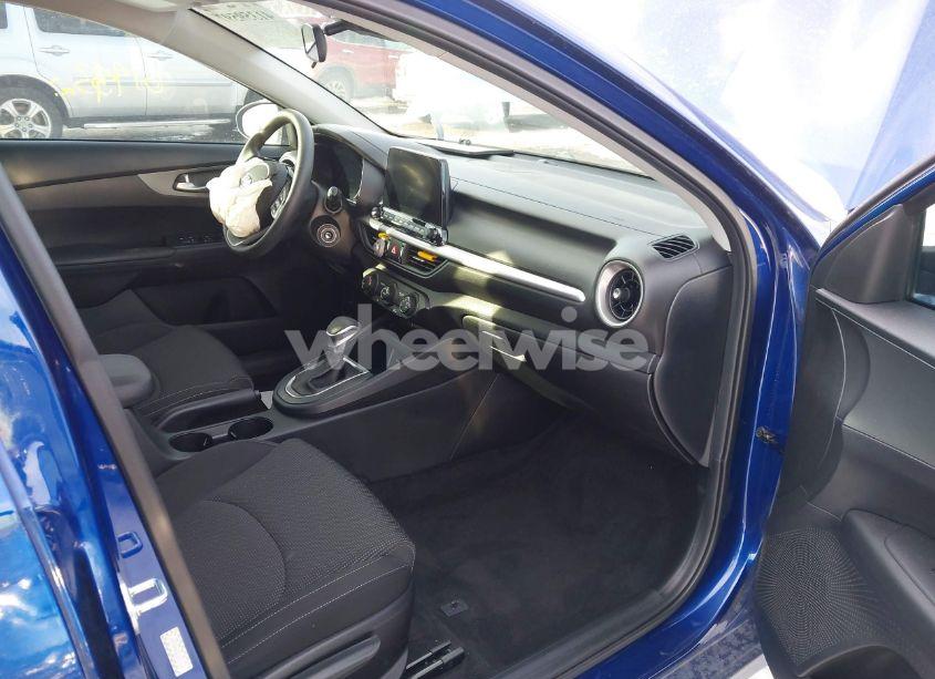 Photo 5 of 2020 Kia Forte LXS (VIN 3KPF24AD3LE157529)