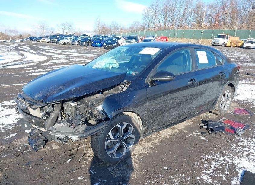 Photo 2 of 2020 Kia Forte LXS (VIN 3KPF24AD3LE163119)