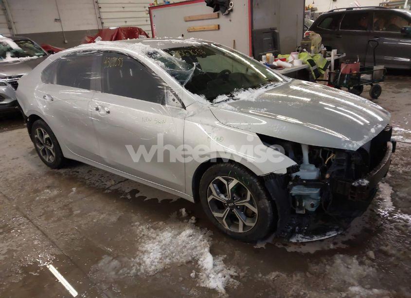 2020 Kia Forte LXS (VIN 3KPF24AD3LE184195) main photo