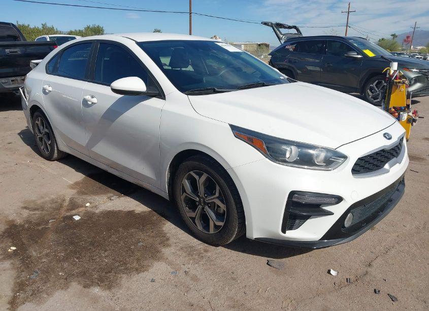 2020 Kia Forte LXS (VIN 3KPF24AD3LE185007) main photo