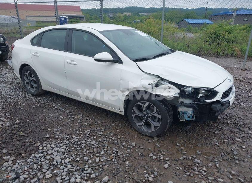 2020 Kia Forte LXS (VIN 3KPF24AD3LE194032) main photo