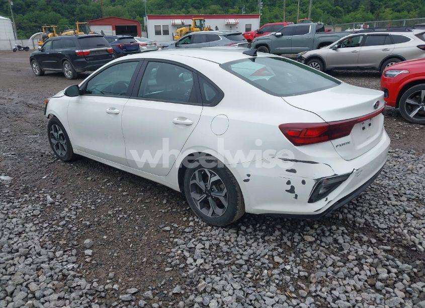 Photo 3 of 2020 Kia Forte LXS (VIN 3KPF24AD3LE194032)