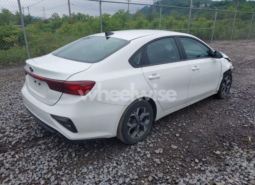 Photo 4 of 2020 Kia Forte LXS (VIN 3KPF24AD3LE194032)