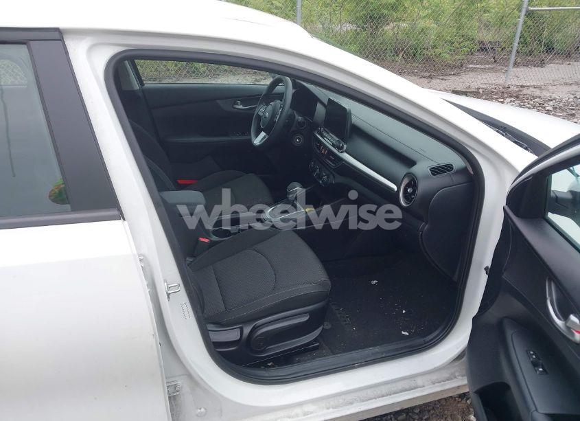 Photo 5 of 2020 Kia Forte LXS (VIN 3KPF24AD3LE194032)