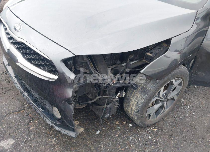 Photo 6 of 2020 Kia Forte LXS (VIN 3KPF24AD3LE194371)