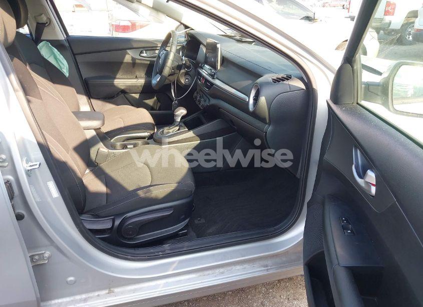 Photo 5 of 2020 Kia Forte LXS (VIN 3KPF24AD3LE212819)