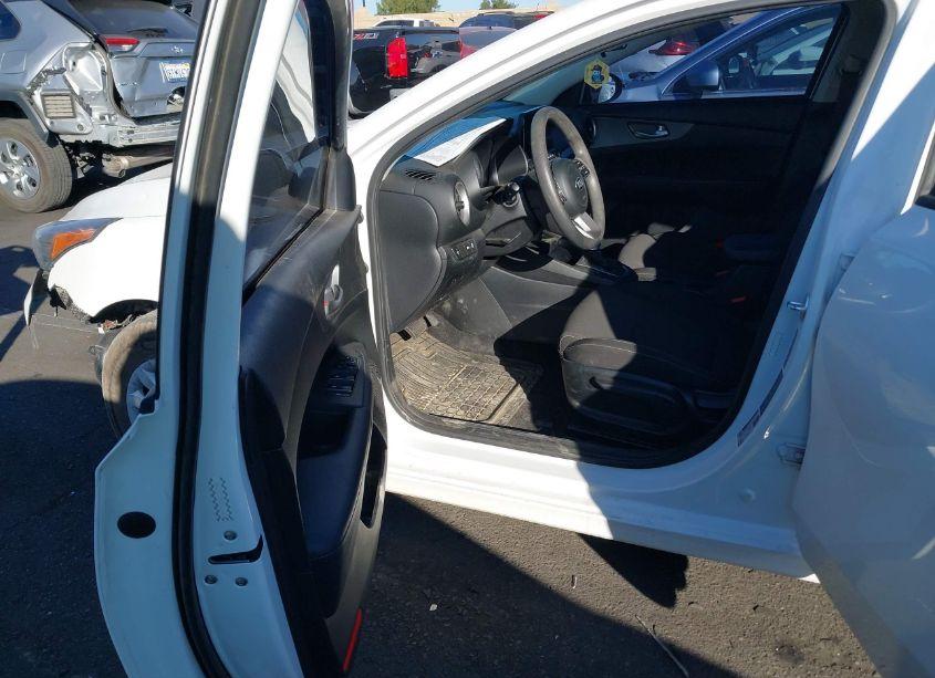 Photo 5 of 2020 Kia Forte FE (VIN 3KPF24AD3LE235792)