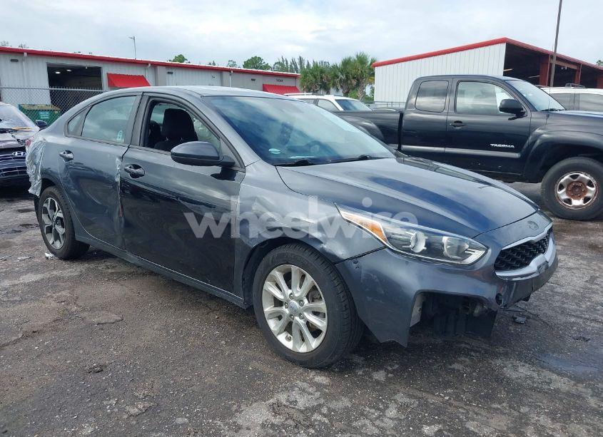 2020 Kia Forte LXS (VIN 3KPF24AD3LE240278) main photo