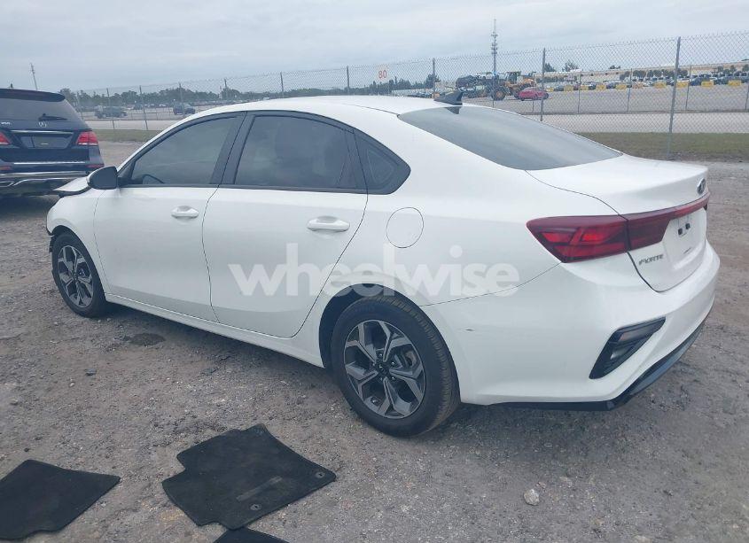 Photo 3 of 2020 Kia Forte LXS (VIN 3KPF24AD3LE243424)