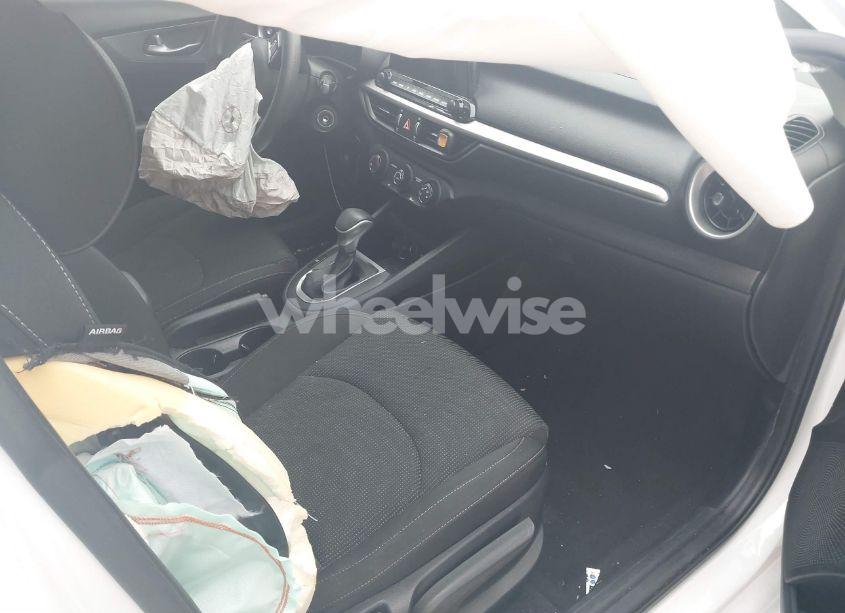 Photo 5 of 2020 Kia Forte LXS (VIN 3KPF24AD3LE243424)