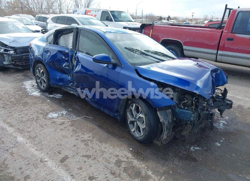 2020 Kia Forte LXS (VIN 3KPF24AD3LE243729) main photo