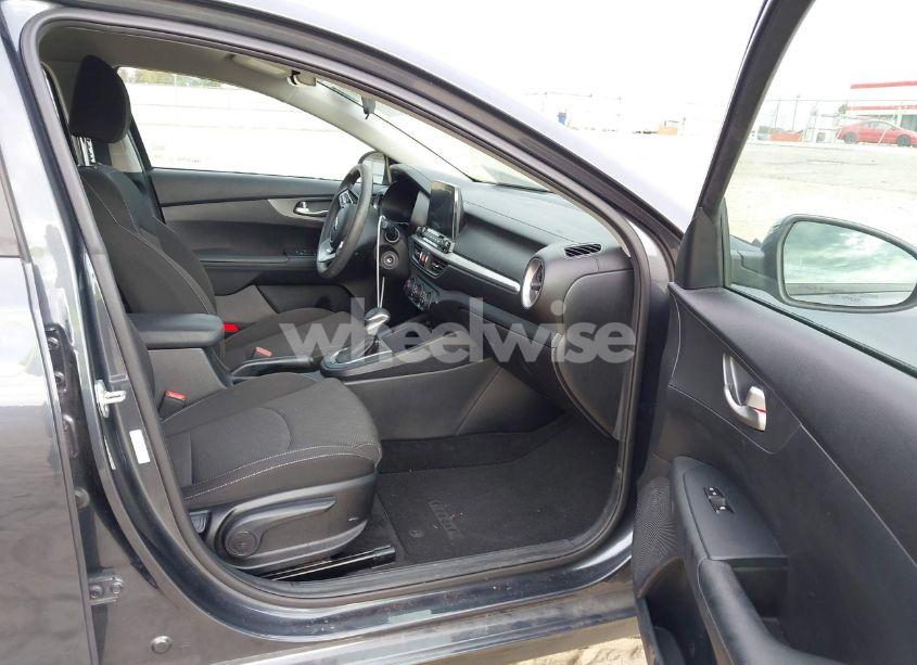 Photo 5 of 2020 Kia Forte LXS (VIN 3KPF24AD3LE246369)