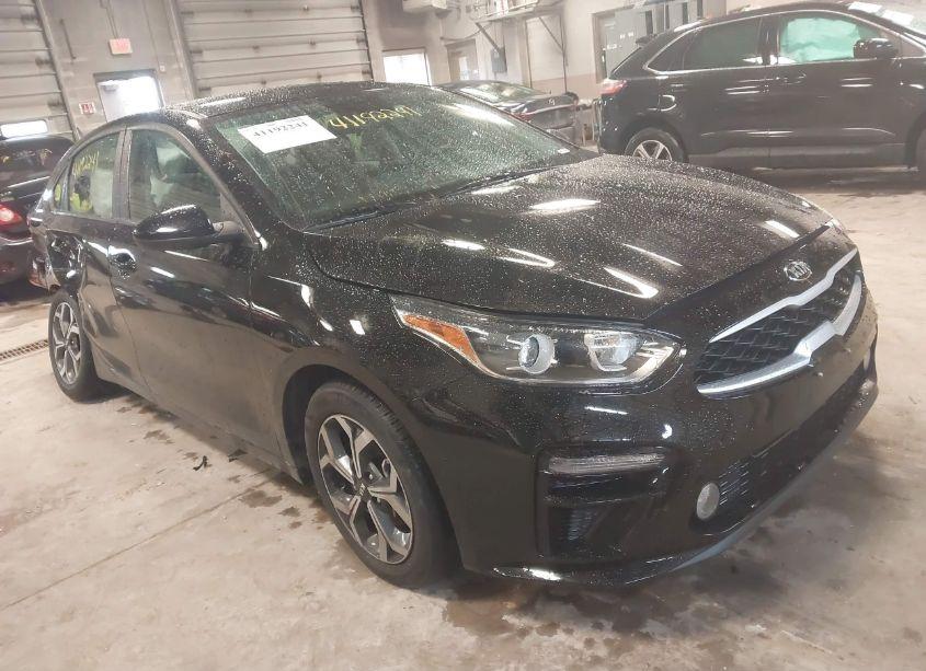 2020 Kia Forte LXS (VIN 3KPF24AD3LE260241) main photo