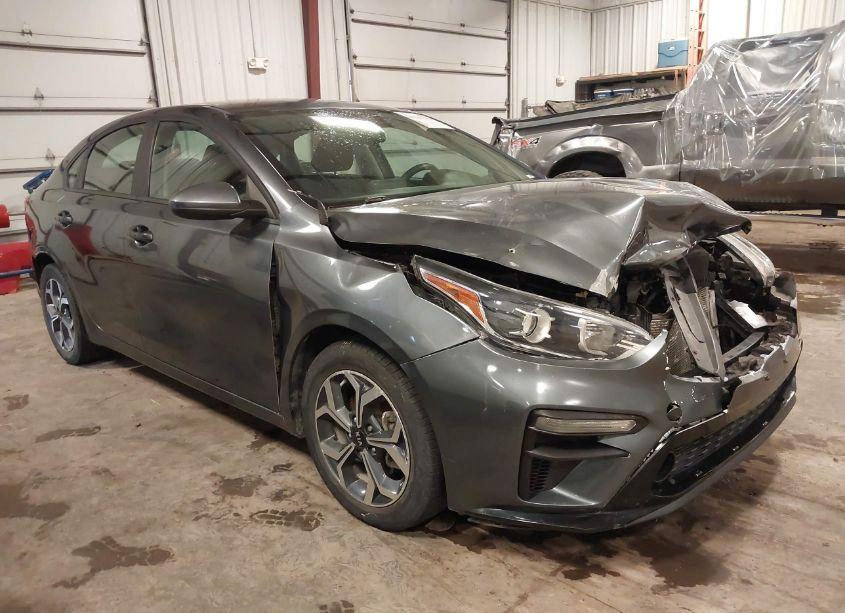 2021 Kia Forte LXS (VIN 3KPF24AD3ME271967) main photo