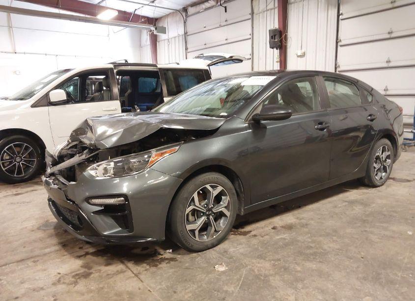 Photo 2 of 2021 Kia Forte LXS (VIN 3KPF24AD3ME271967)
