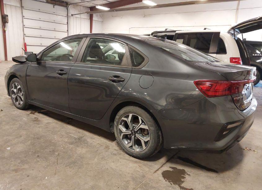 Photo 3 of 2021 Kia Forte LXS (VIN 3KPF24AD3ME271967)