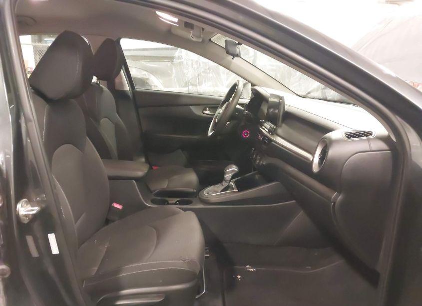 Photo 5 of 2021 Kia Forte LXS (VIN 3KPF24AD3ME271967)