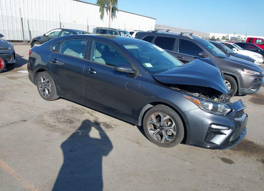 2021 Kia Forte LXS (VIN 3KPF24AD3ME355514) main photo