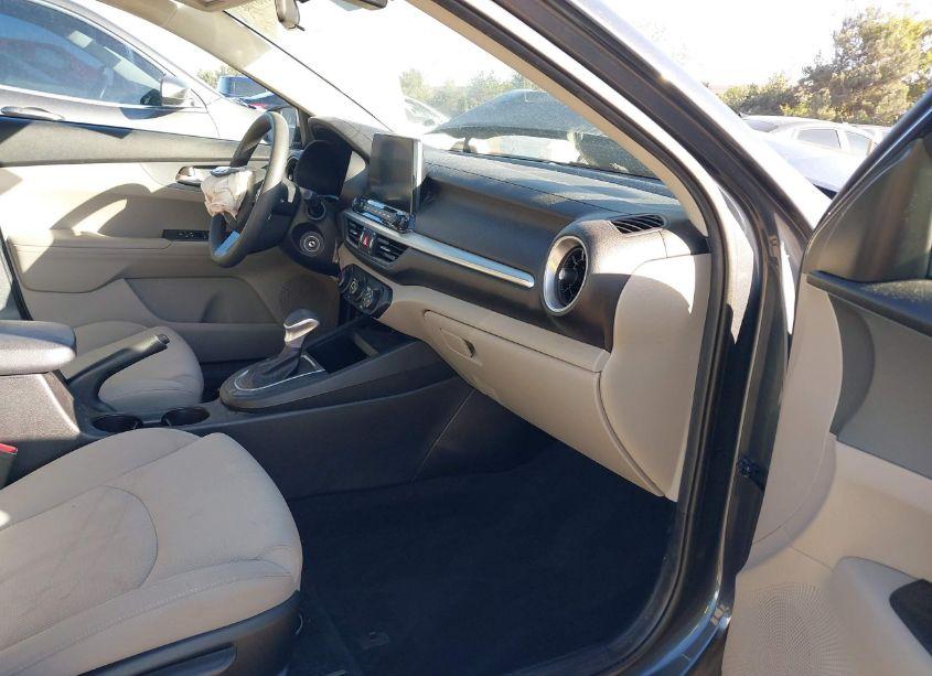 Photo 5 of 2021 Kia Forte LXS (VIN 3KPF24AD3ME355514)