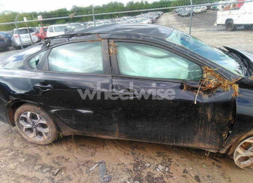 Photo 13 of 2021 Kia Forte LXS (VIN 3KPF24AD3ME370093)