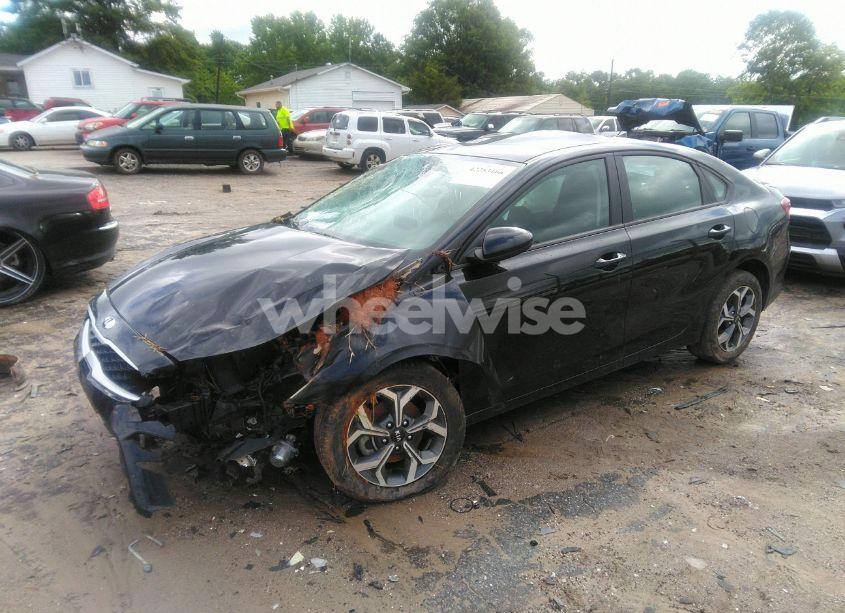 Photo 2 of 2021 Kia Forte LXS (VIN 3KPF24AD3ME370093)