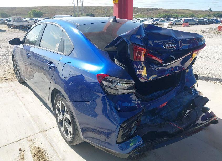 Photo 3 of 2021 Kia Forte LXS (VIN 3KPF24AD3ME370661)