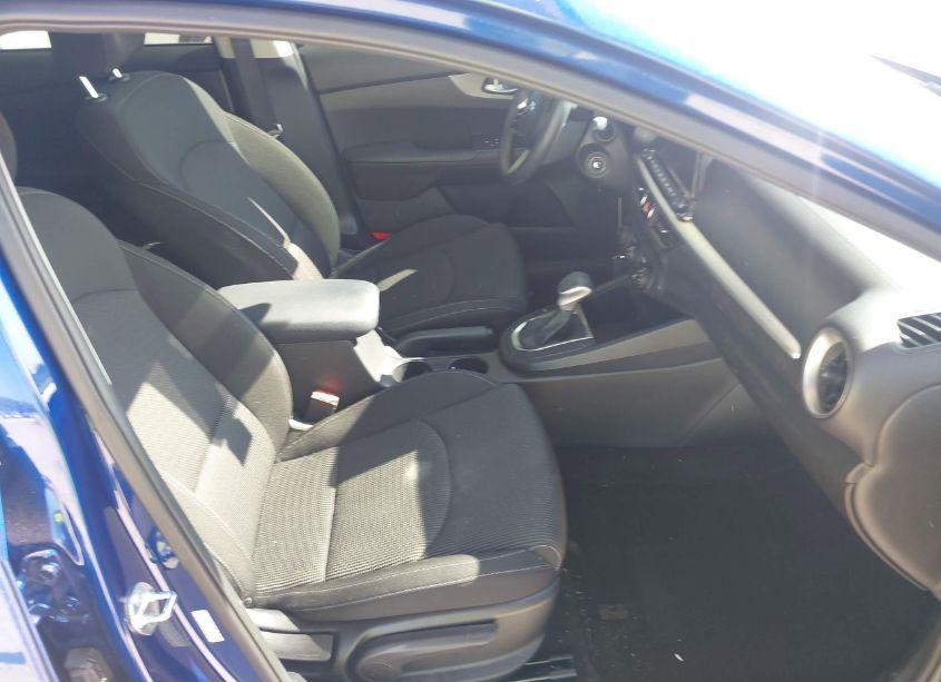 Photo 5 of 2021 Kia Forte LXS (VIN 3KPF24AD3ME370661)