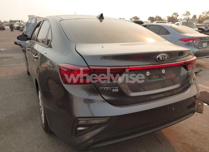 Photo 3 of 2021 Kia Forte FE (VIN 3KPF24AD3ME394653)